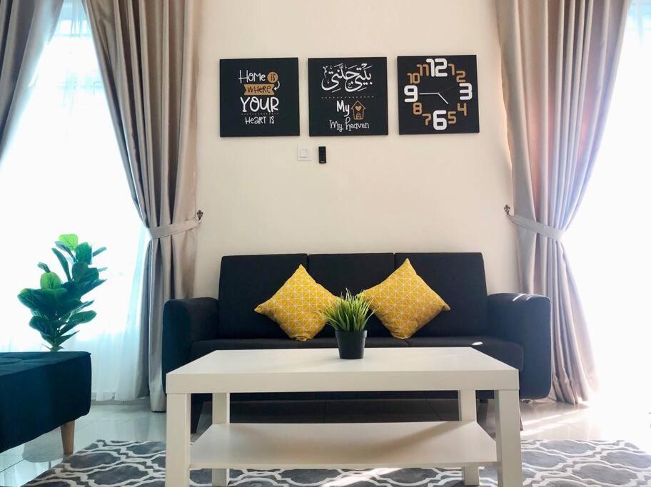 Rumahku Homestay, Taman Jasin Perdana Exterior foto