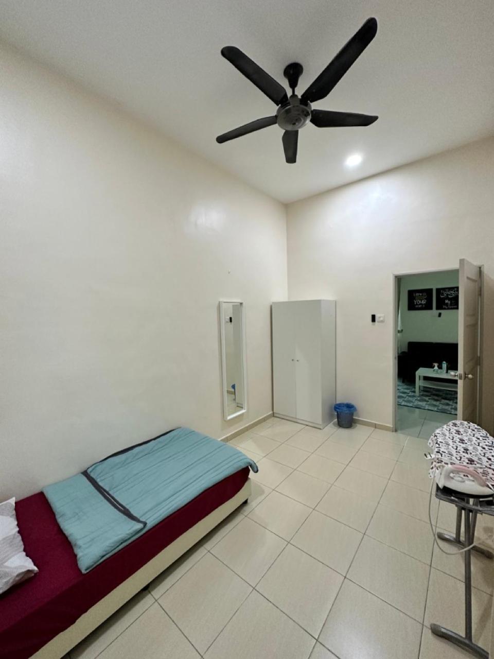 Rumahku Homestay, Taman Jasin Perdana Exterior foto