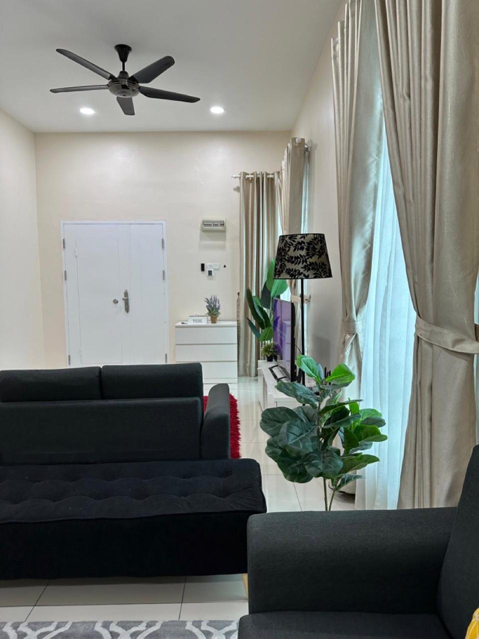 Rumahku Homestay, Taman Jasin Perdana Exterior foto